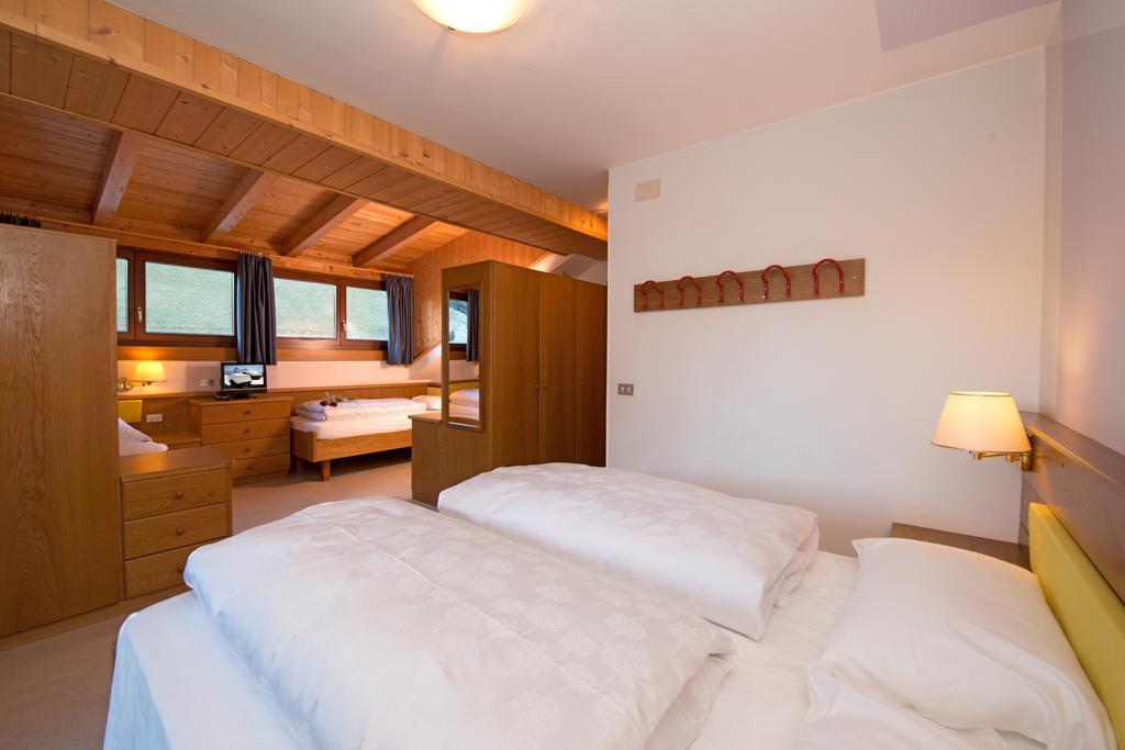 סלבה די ואל גרדנה Hotel Casa Alpina - Alpin Haus חדר תמונה
